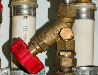 Балансировчный клапан установлен в трубу